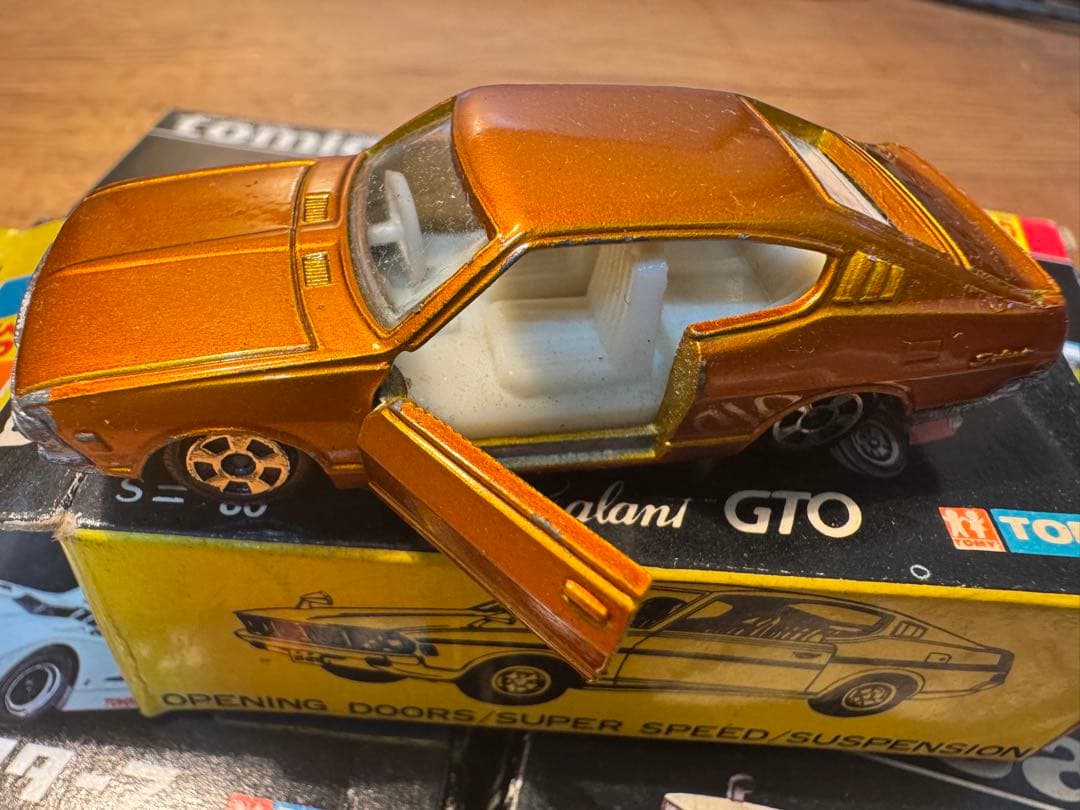 キャランGTO含む、黒箱16台＋外国車シリーズ23台＋赤箱48台＋8台計95台