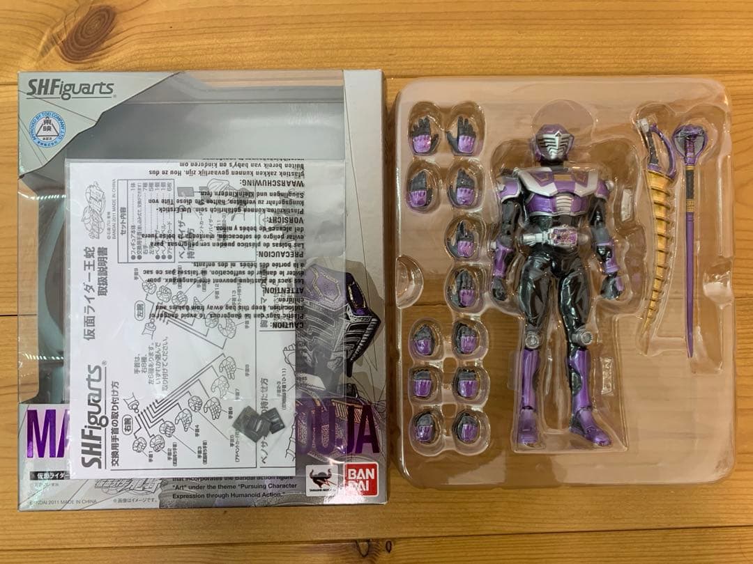 S.H.Figuarts　仮面ライダー龍騎　ジェノサイダー　王蛇　ガイ　ライア