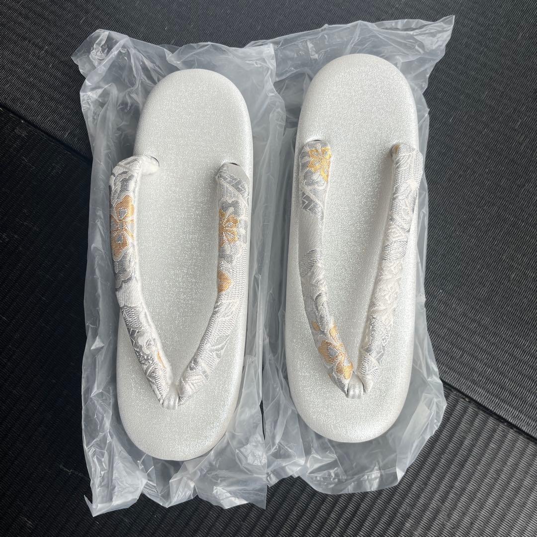 シルバーホワイト刺繍バッグと草履セット 帯地 カブセ