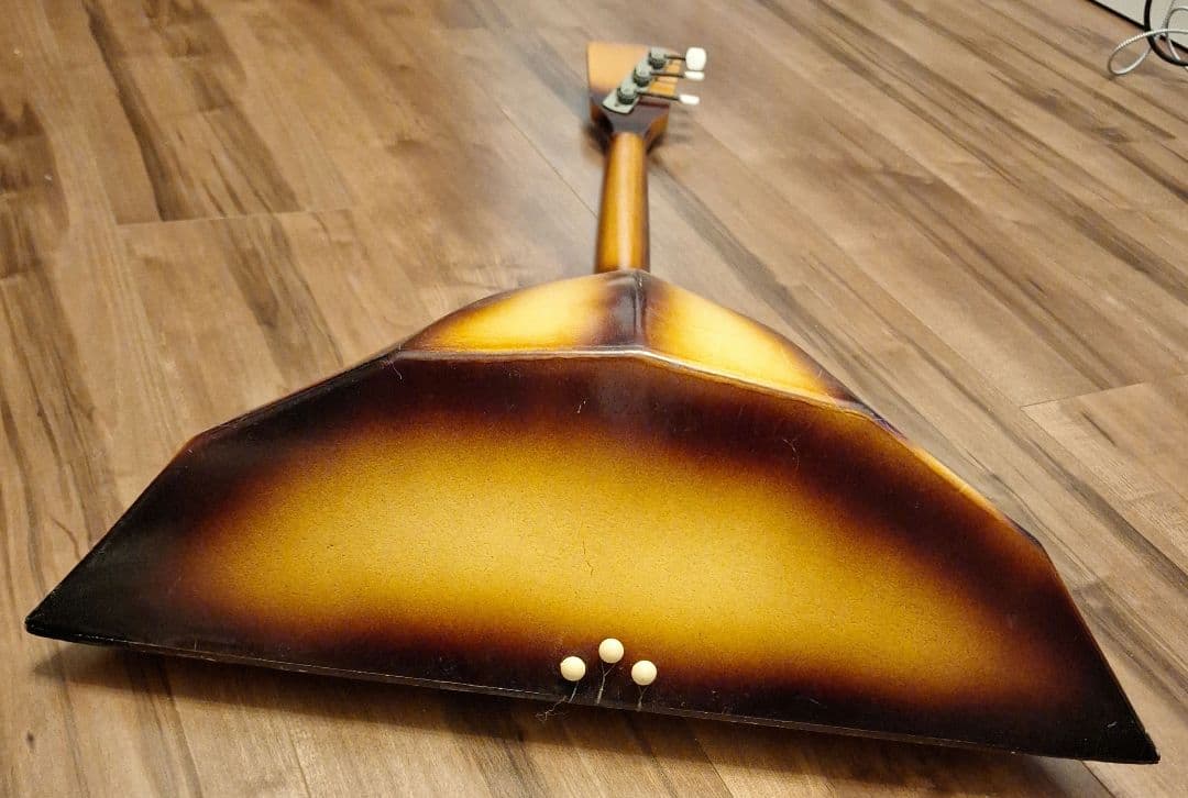 バラライカ (ロシアの民族楽器)