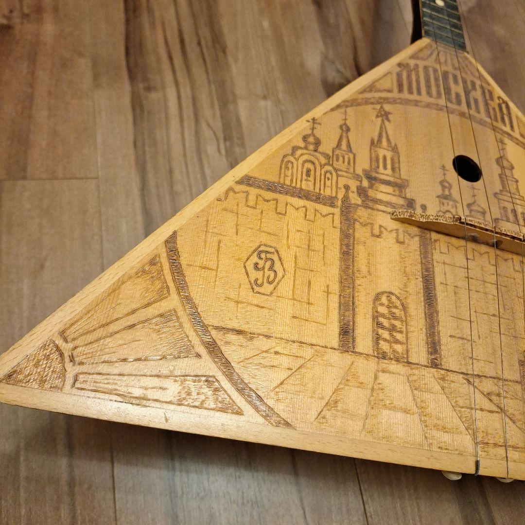 バラライカ (ロシアの民族楽器)