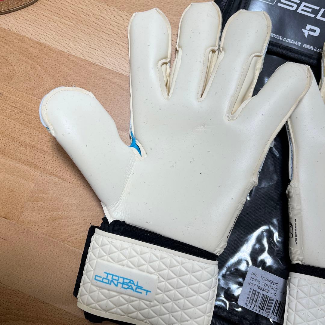 日本未発売】9号セルスキーパーグローブ サッカーショップ スポーツ