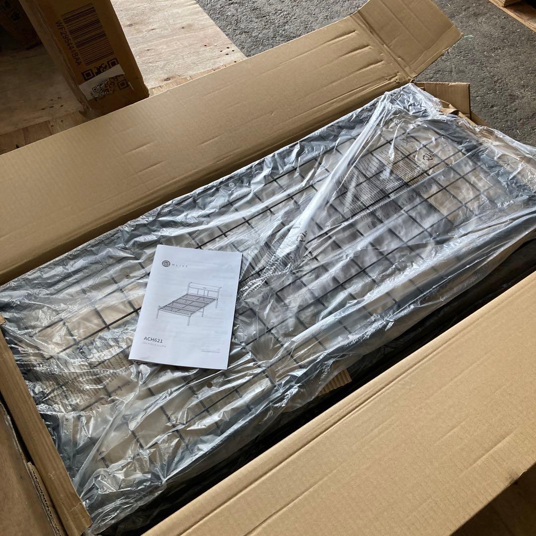 ベッドフレーム シングル パイプベッド 2口コンセント付き 高さ30cm