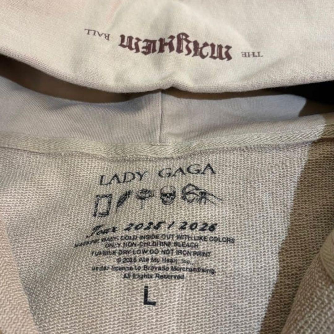 新品 レディガガ Mayhem Ball ジップパーカー サイズL - メルカリ