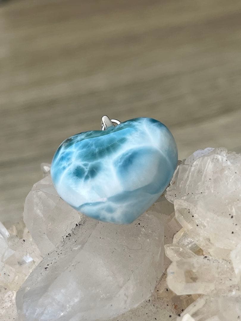 天然石☆品質良し！ラリマーハート型ペンダントトップ☆濃いブルー