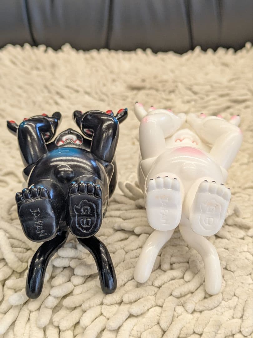 インディーズ　ソフビ　ジゴクネコ　おにぎり　白　黒　2体セット