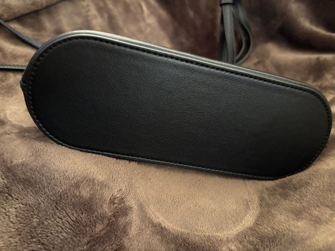 VASIC EMMA 黒 ショルダーバッグ がま口