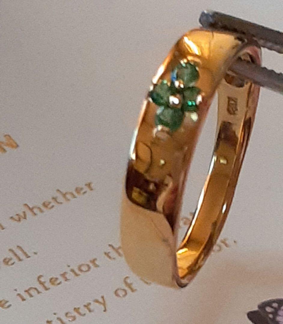 新品未使用18K リング 緑色エメラルド付き　15号サイズ