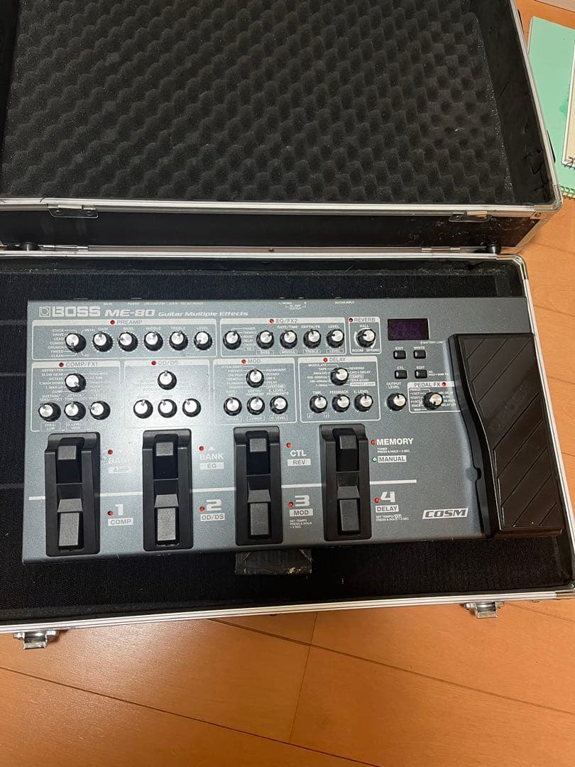 BOSS ME-80マルチエフェクター、エフェクターケース付き