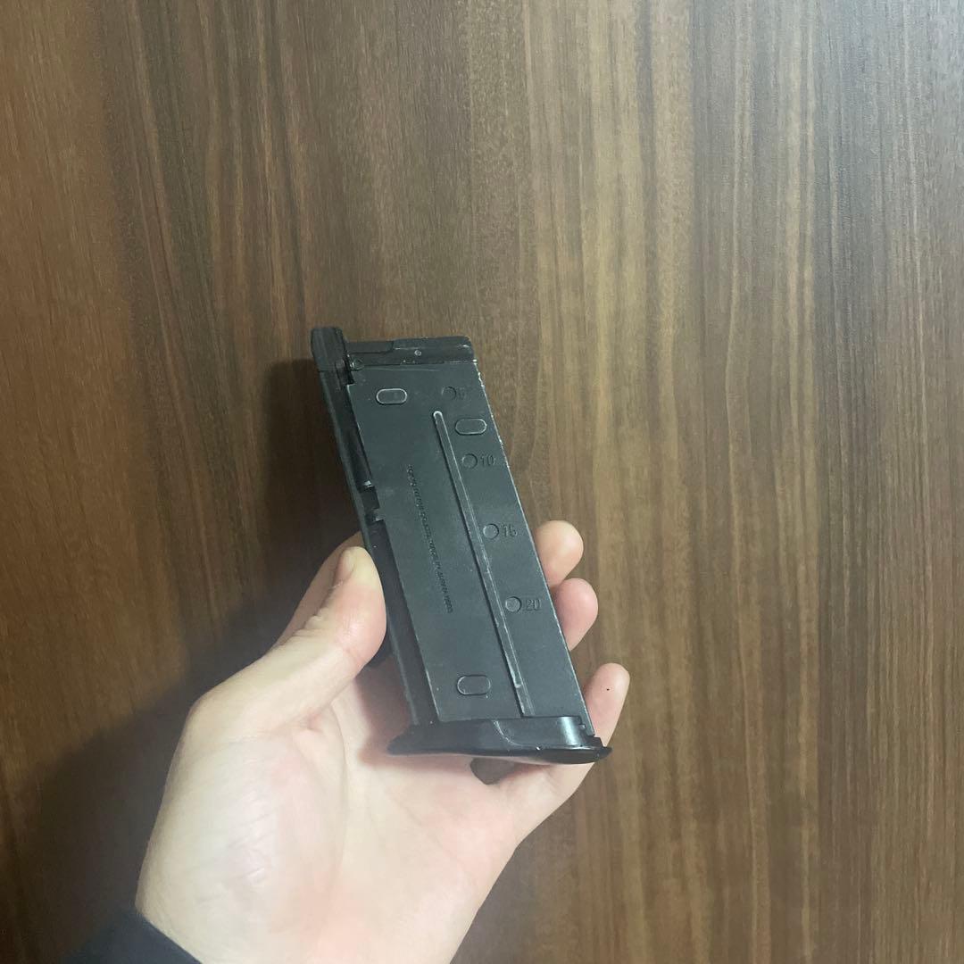 FN5-7 ガスガン ホルスター、予備マガジン付き