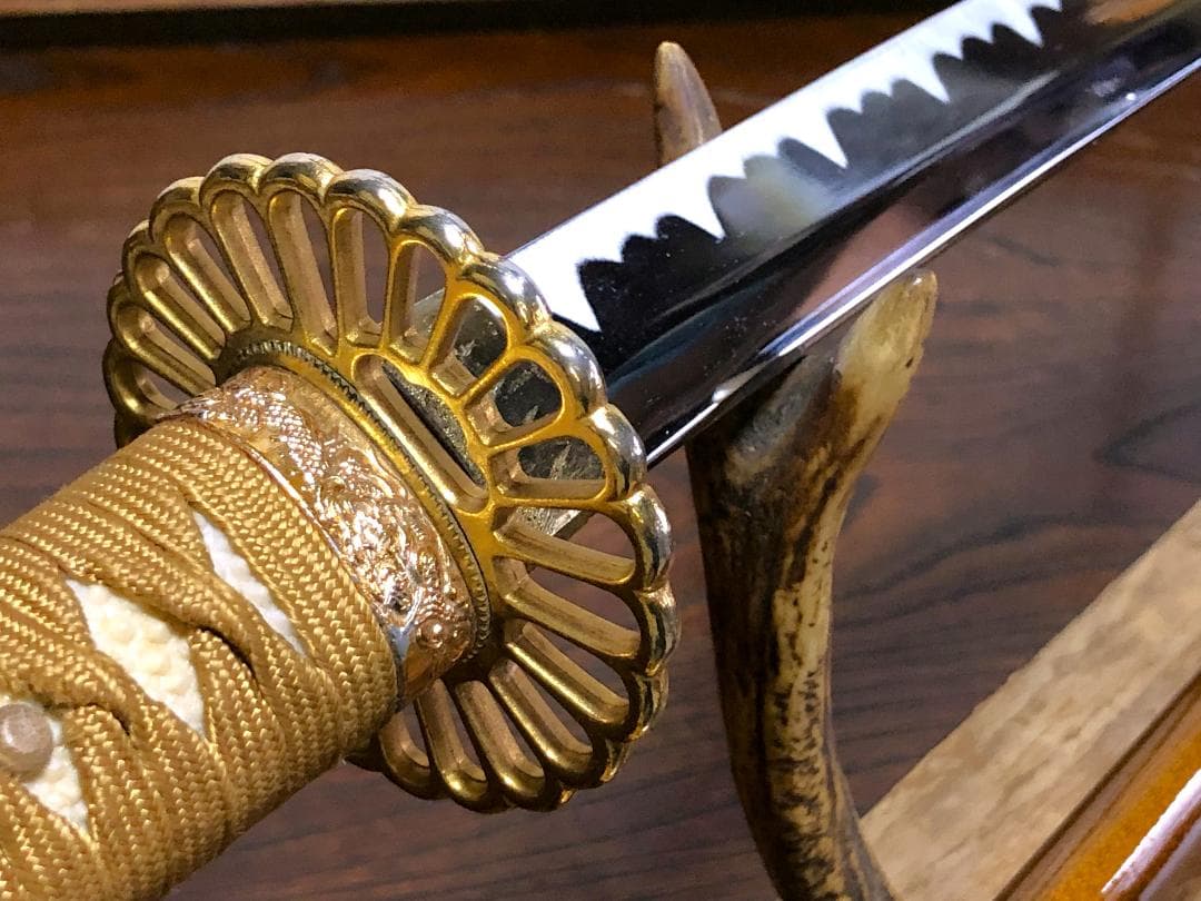 【 大小模造刀 】　大刀）全長104ｃｍ　脇差）全長71ｃｍ