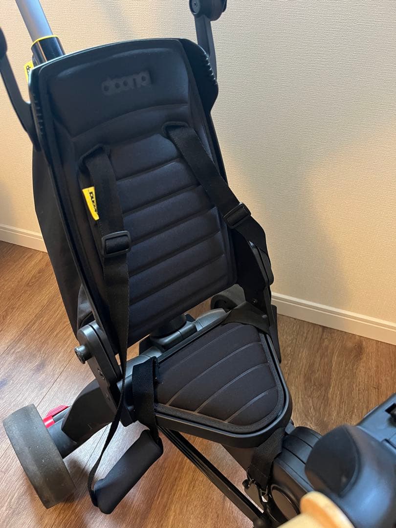 doona. Liki Trike リキトライク 黒 黄色