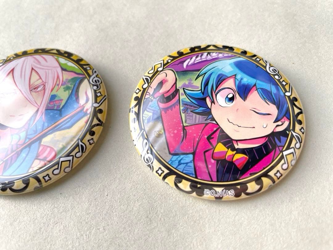 R*n様 【魔入りました！入間くん】コラボ缶バッジ［カラオケの鉄人］