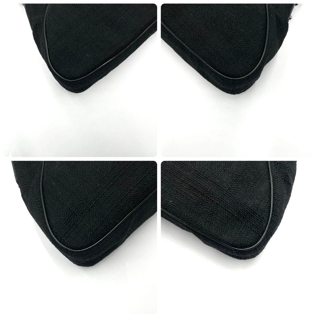 極美品● フェラガモ ショルダーバッグ ワンショルダー ガンチーニ キャンバス