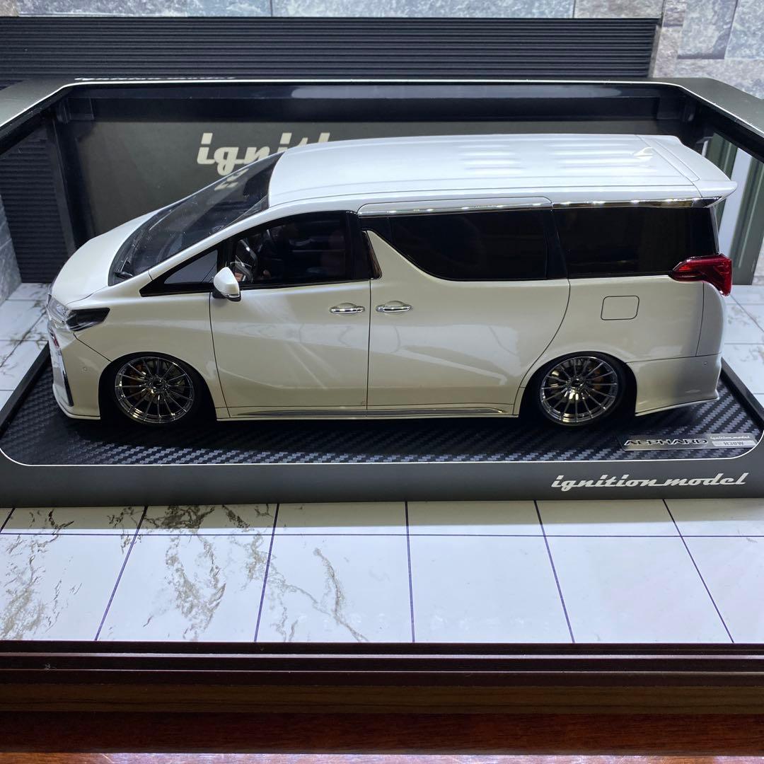 イグニッションモデル アルファード 1/18ホワイト