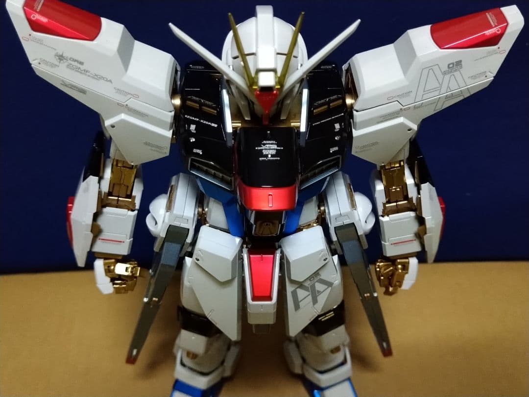 【全塗装済完成品】 1/60 PG ストライクフリーダムガンダム