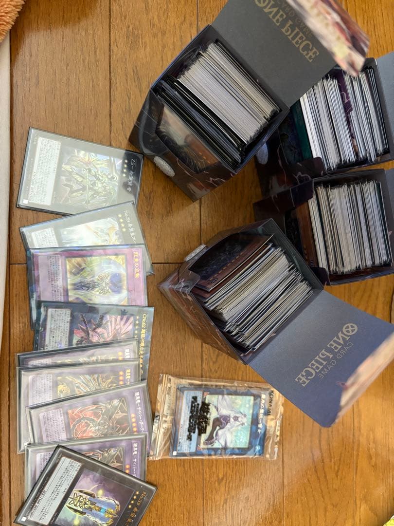 遊戯王カード　引退品？　総重量約10kg 値下げ可能