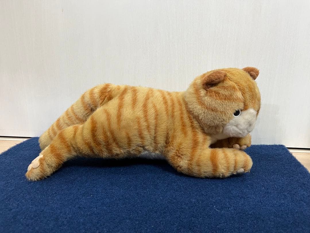 ホワッツマイケル レトロ サンアロー ぬいぐるみ 猫 寝そべり - メルカリ