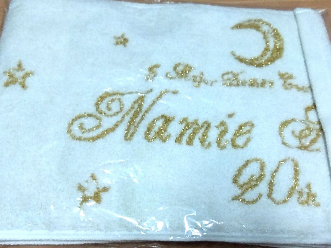 安室奈美恵2012年 20周年ライブ マフラータオル（2枚）新品 - メルカリ