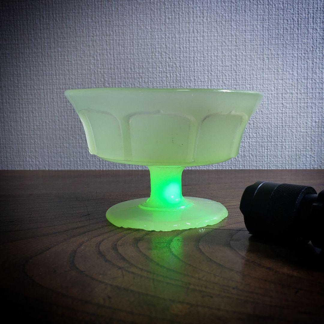 黄練りウランガラス 氷コップ 乳白色 明治 大正ロマン デザートカップ