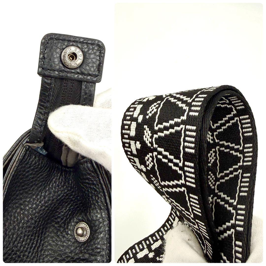 WEB限定イアパピヨネ 柄ワイドテープ ショルダーバッグ ブラック 幾何学 模様