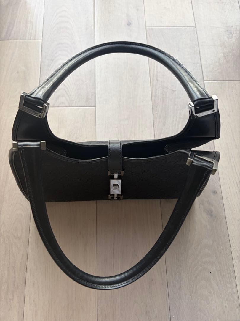 GUCCI グッチ　ショルダーバッグ　ジャッキー　ブラック　GG柄