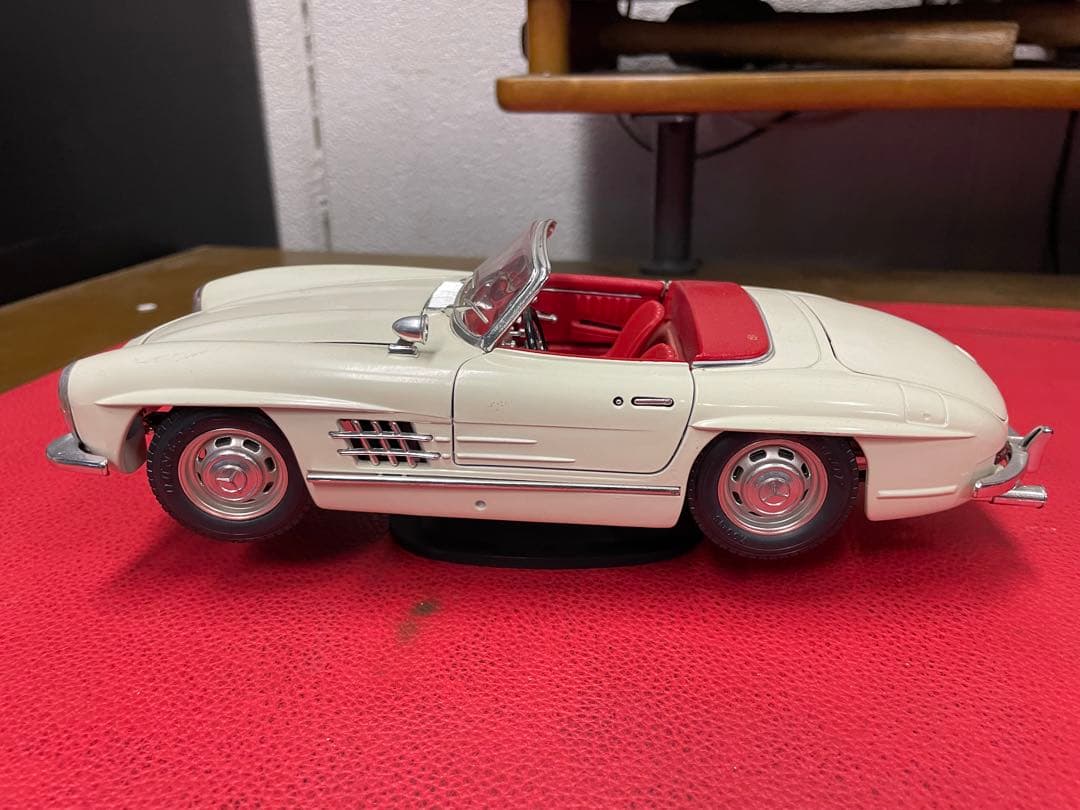 メルセデスベンツ　SL300