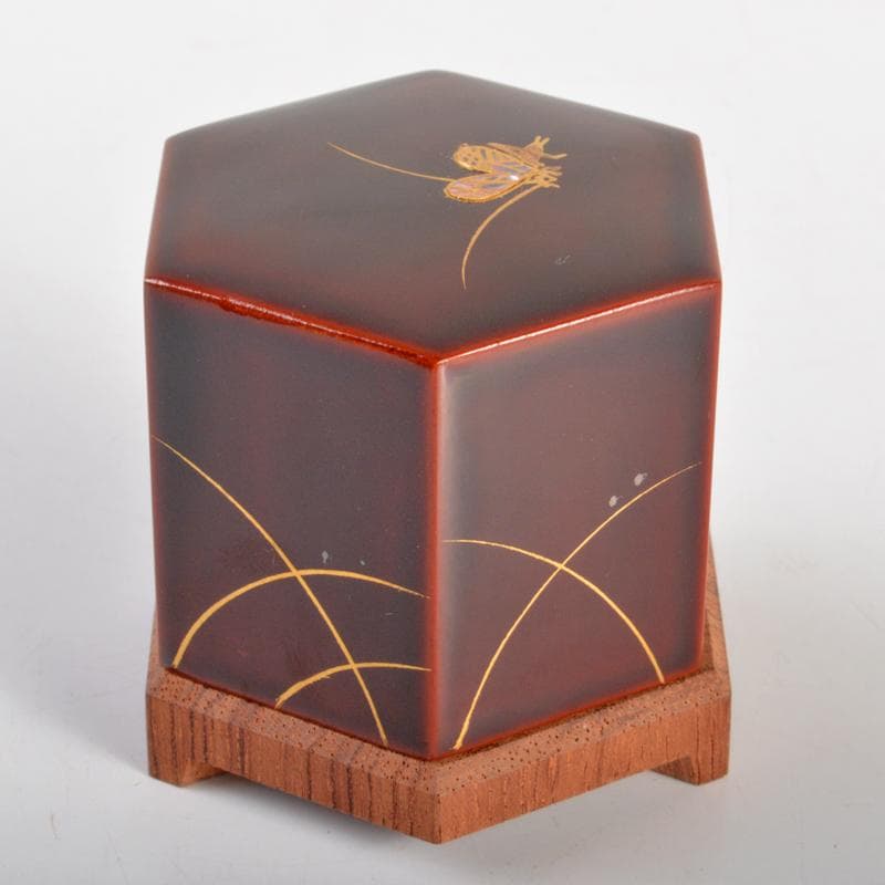 加賀蒔絵師　川上峰春作　螺鈿装飾　鈴虫蒔絵　六角香合　共布共箱　M　R7352