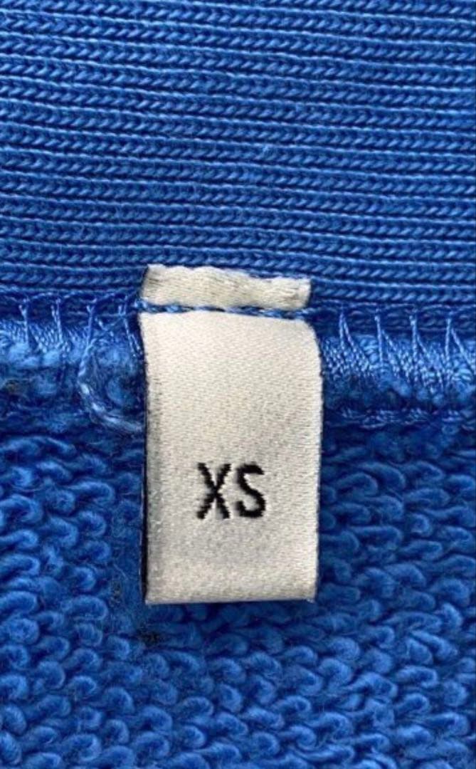 GUCCI 青 パーカー ロゴ刺繍