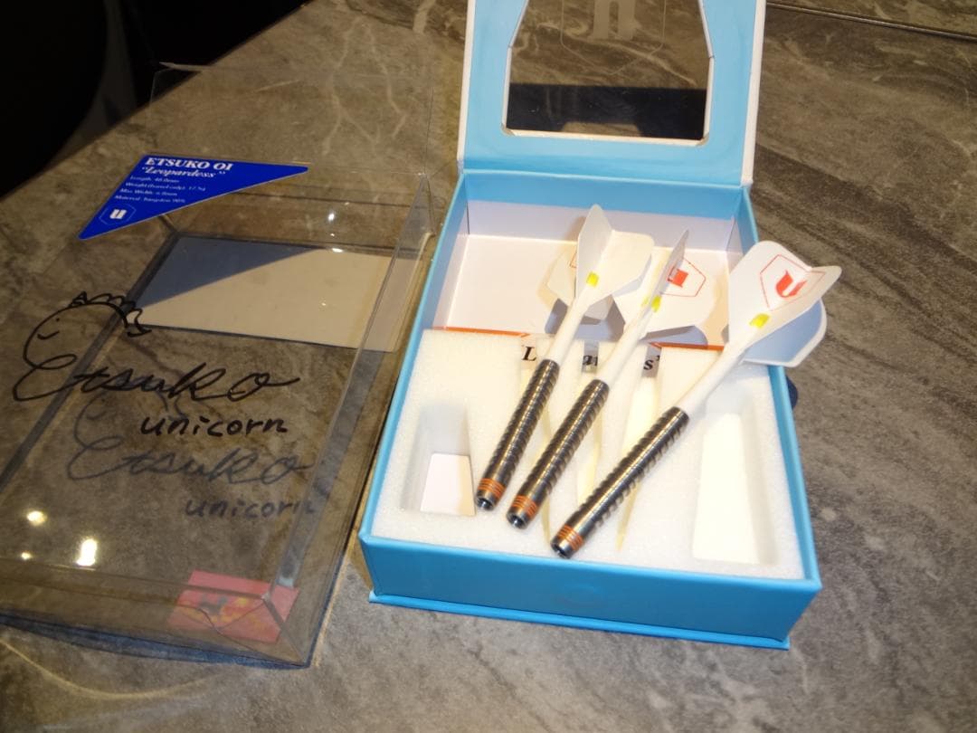 サイン入り　 Unicorn Leopardess　大井絵津子　USED サイン入り Unicorn Leopardess 大井絵津子 USED ダーツ > ソフト