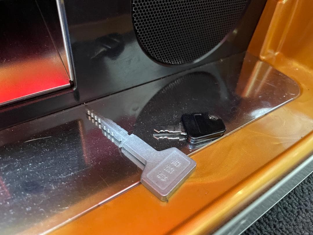 パチスロおそ松さん ～驚～ 実機 パチスロ スロット コイン不要機付