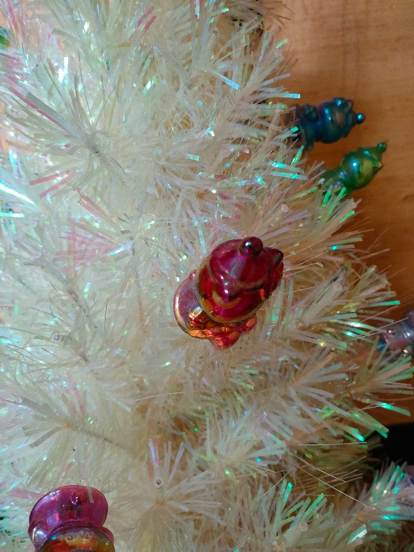 ハローキティ　クリスマスツリー　ホワイト