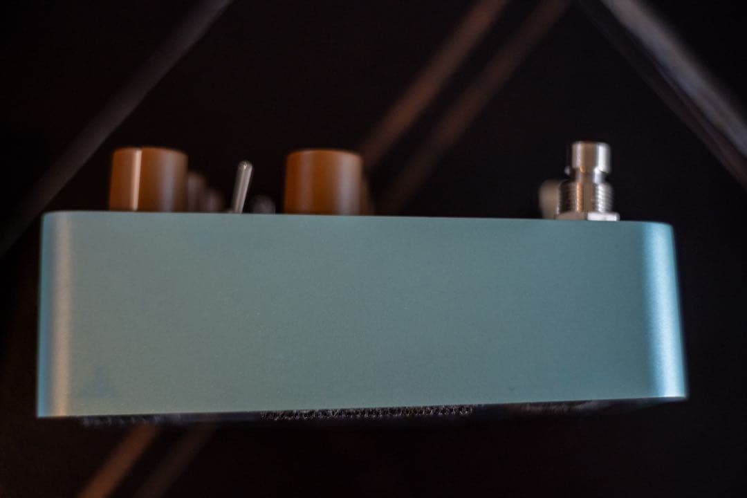 ギター UAFX Del-Verb