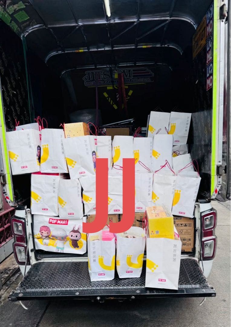 LABUBU THE MONSTERS Big into Energyラブブ