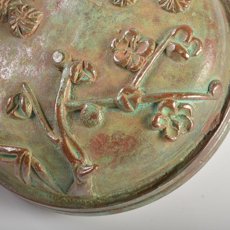 高岡銅器　須賀月芳作　蝋型鋳銅　松竹梅　香合　共箱　V　R6341