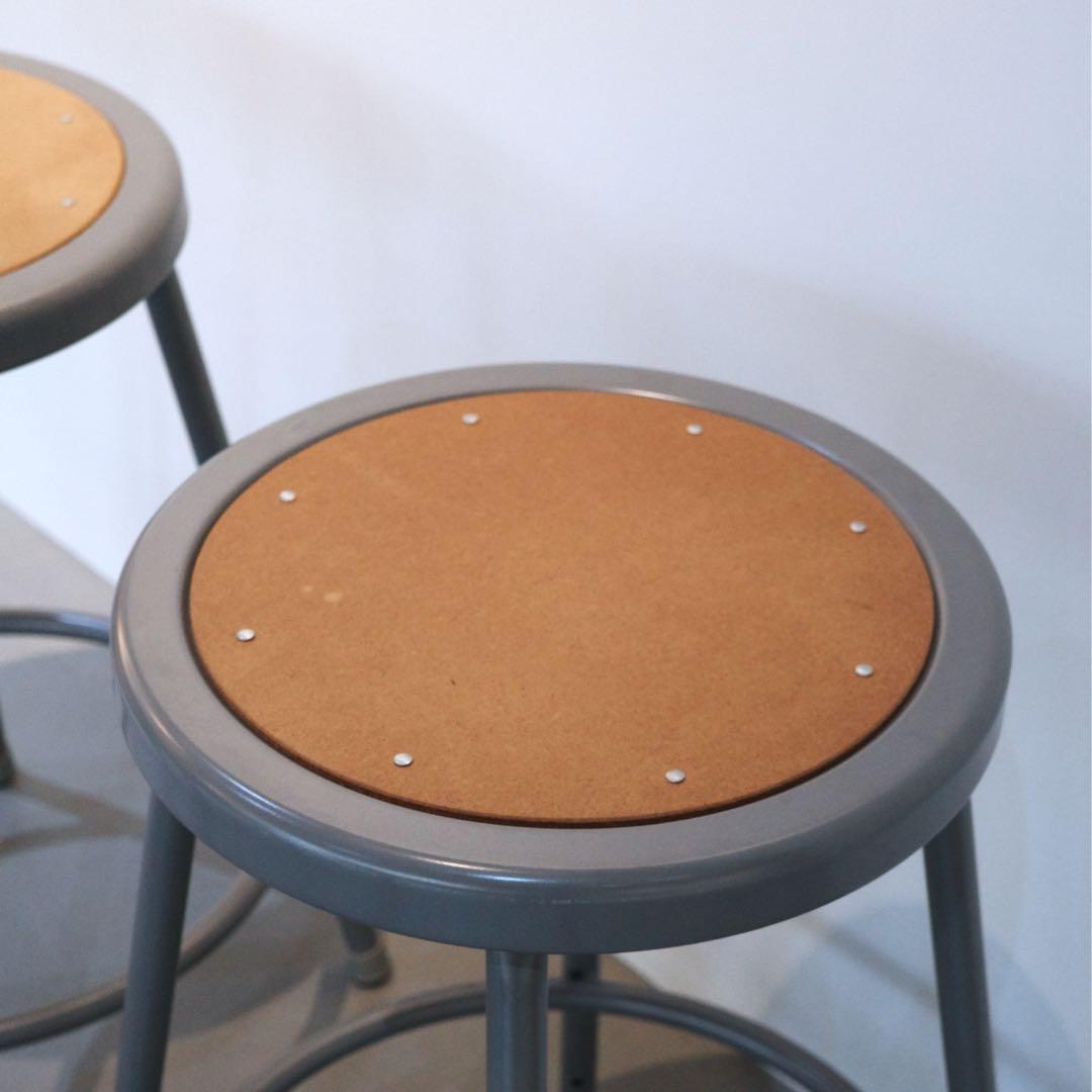 P.F.S LAB STOOL Round M 4脚