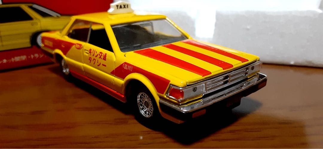 トミカ　ダンディ　 日産　グロリア　タクシー　DJ-014 1/43
