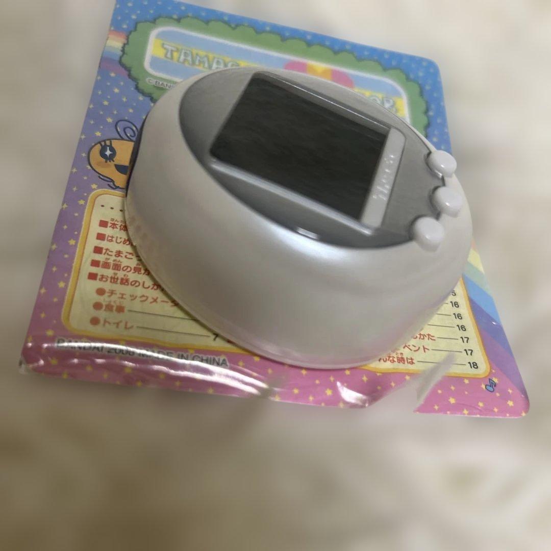 【極美品】たまごっちプラスカラー　ホワイト　説明書つき　動作確認済み