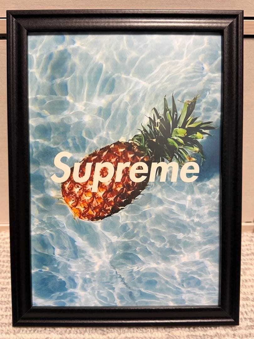 Supreme パイナップル アートフレーム - メルカリ