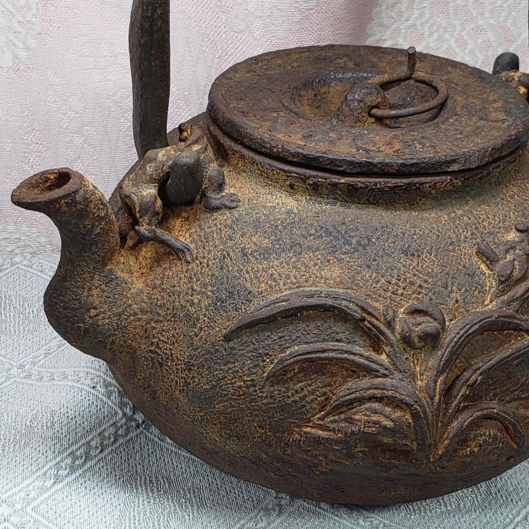 ◇『亀文堂 日本梅泉 饕餮紋蓋 銀象嵌提手 爛地紋 鉄瓶』 ◇検）安之介