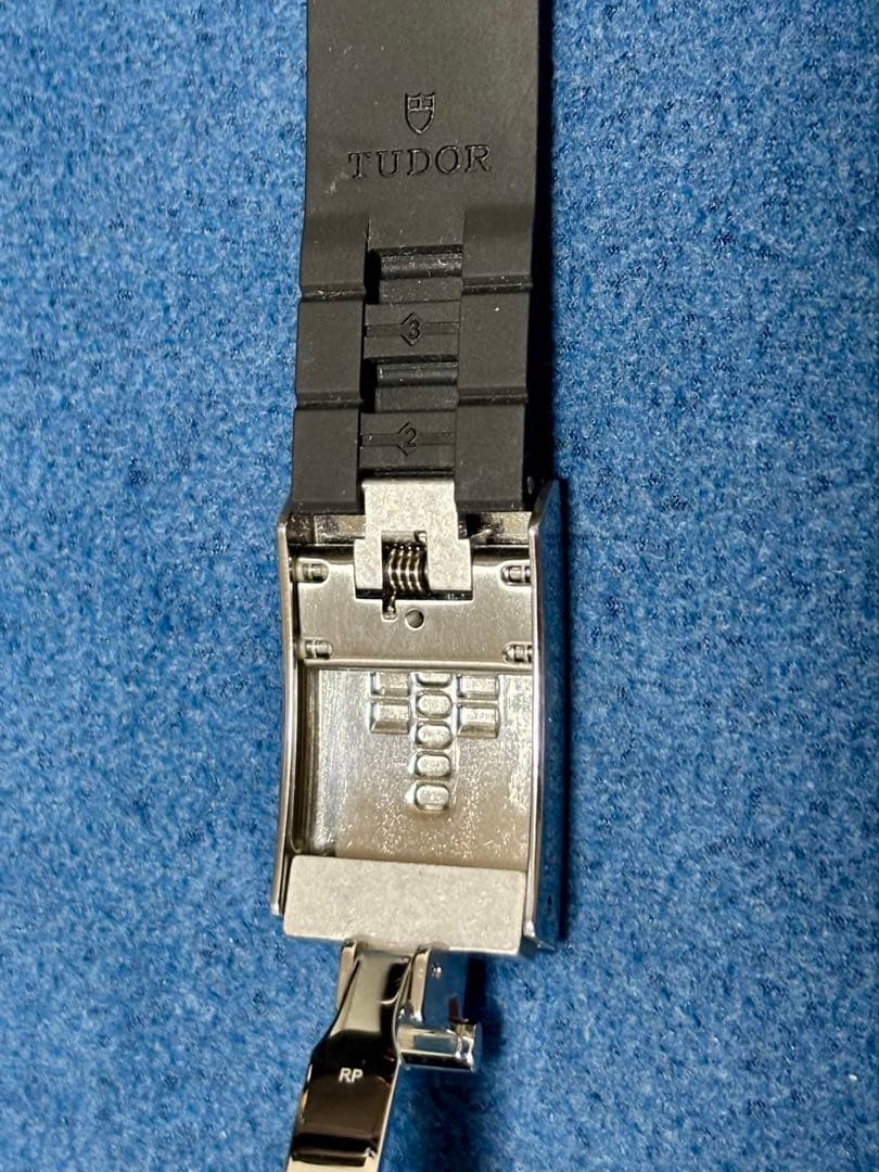 TUDOR チューダーブラックベイ54 純正ラバーベルト