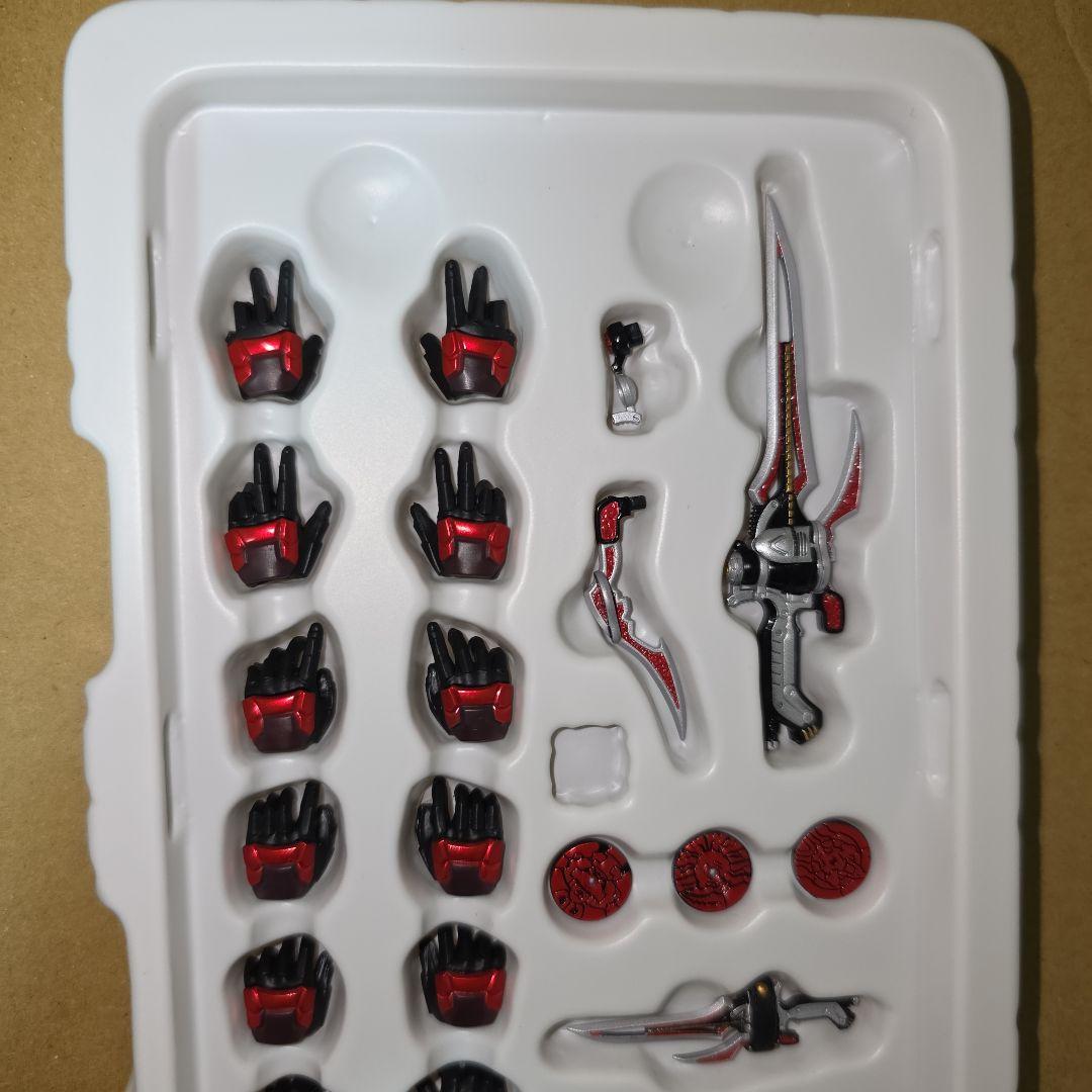 S.H.Figuarts　真骨彫製法　仮面ライダー装甲響鬼　アームド　フィギュア