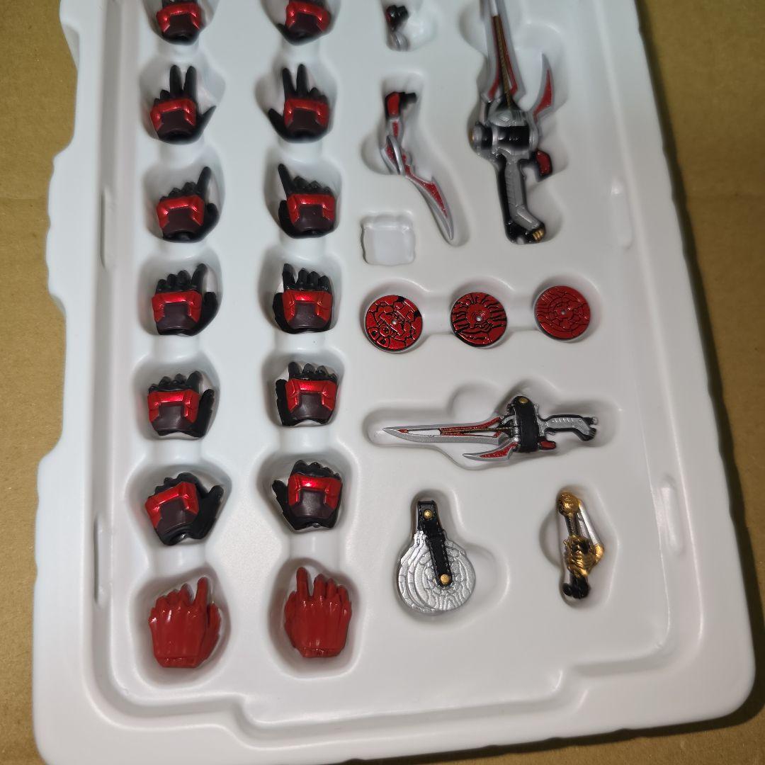 S.H.Figuarts　真骨彫製法　仮面ライダー装甲響鬼　アームド　フィギュア