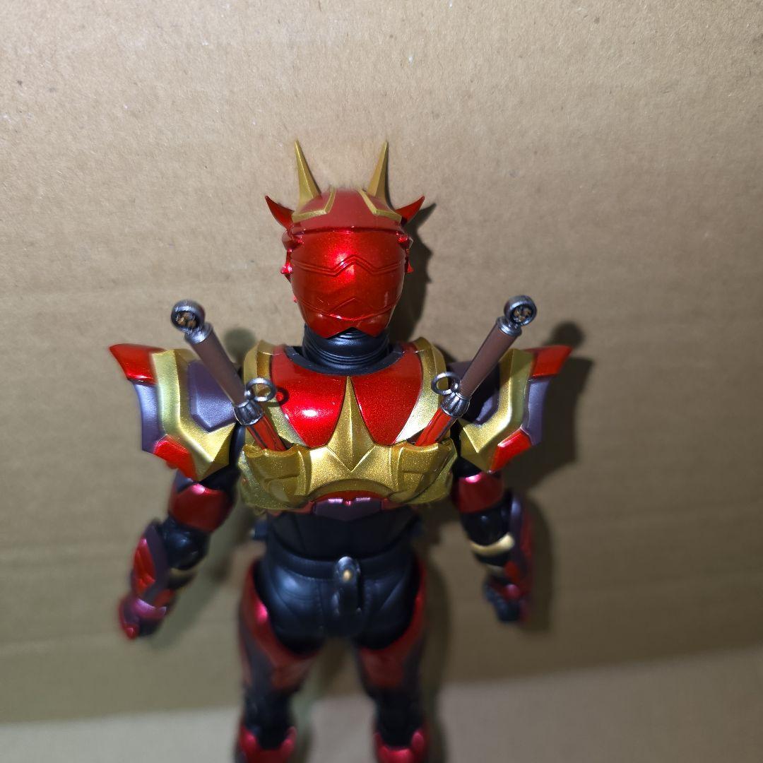 S.H.Figuarts　真骨彫製法　仮面ライダー装甲響鬼　アームド　フィギュア