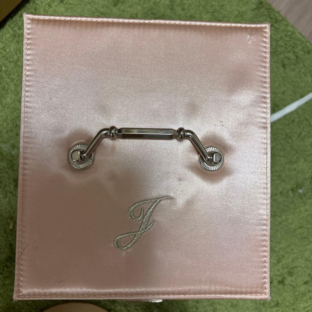 ジルスチュアート　2022限定メイクボックス