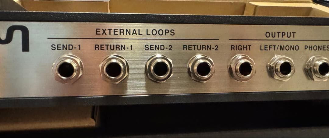 ZOOM G11 フラッグシップ マルチエフェクター 17000円相当のオマケ付