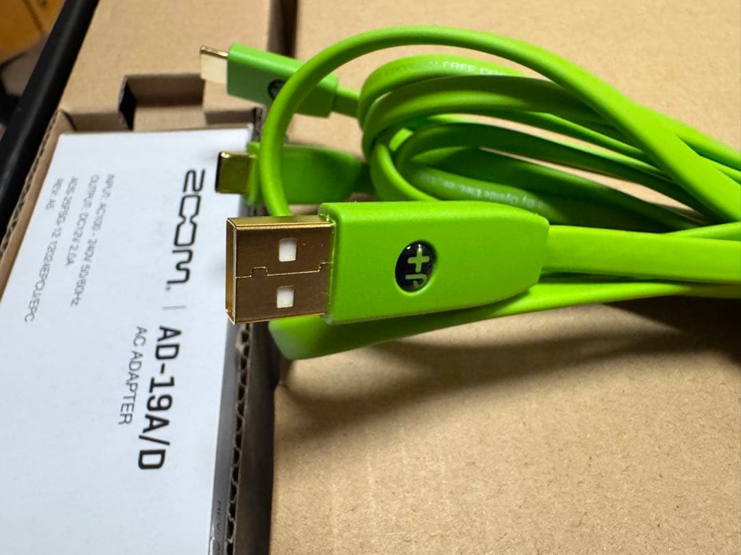 ZOOM G11 フラッグシップ マルチエフェクター 17000円相当のオマケ付