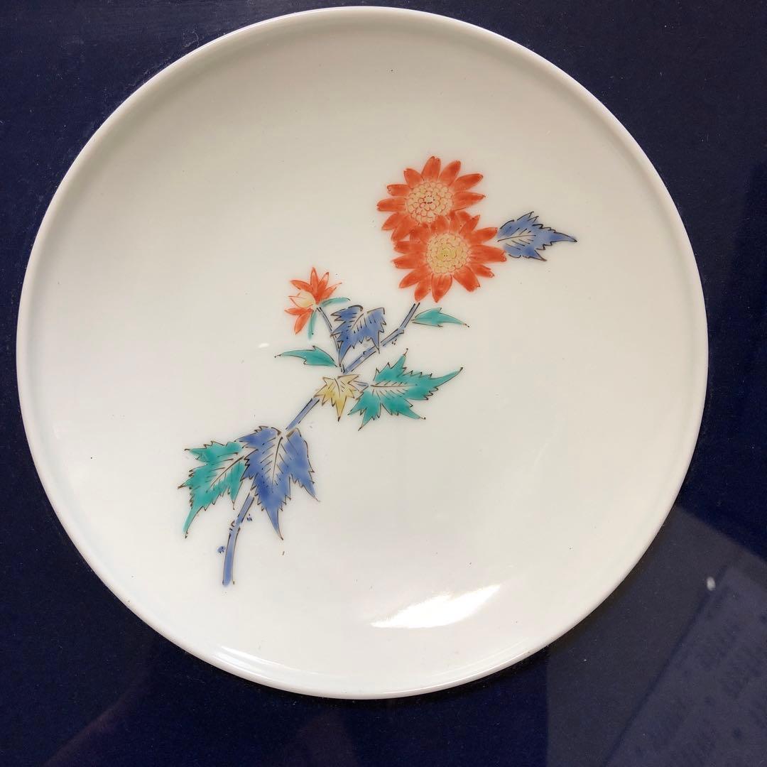 有田焼　13代目柿右衛門菊絵皿 有田焼、十二代酒井田柿右衛門、『錦菊鳳凰紋八角皿』、銘「重角福渦福