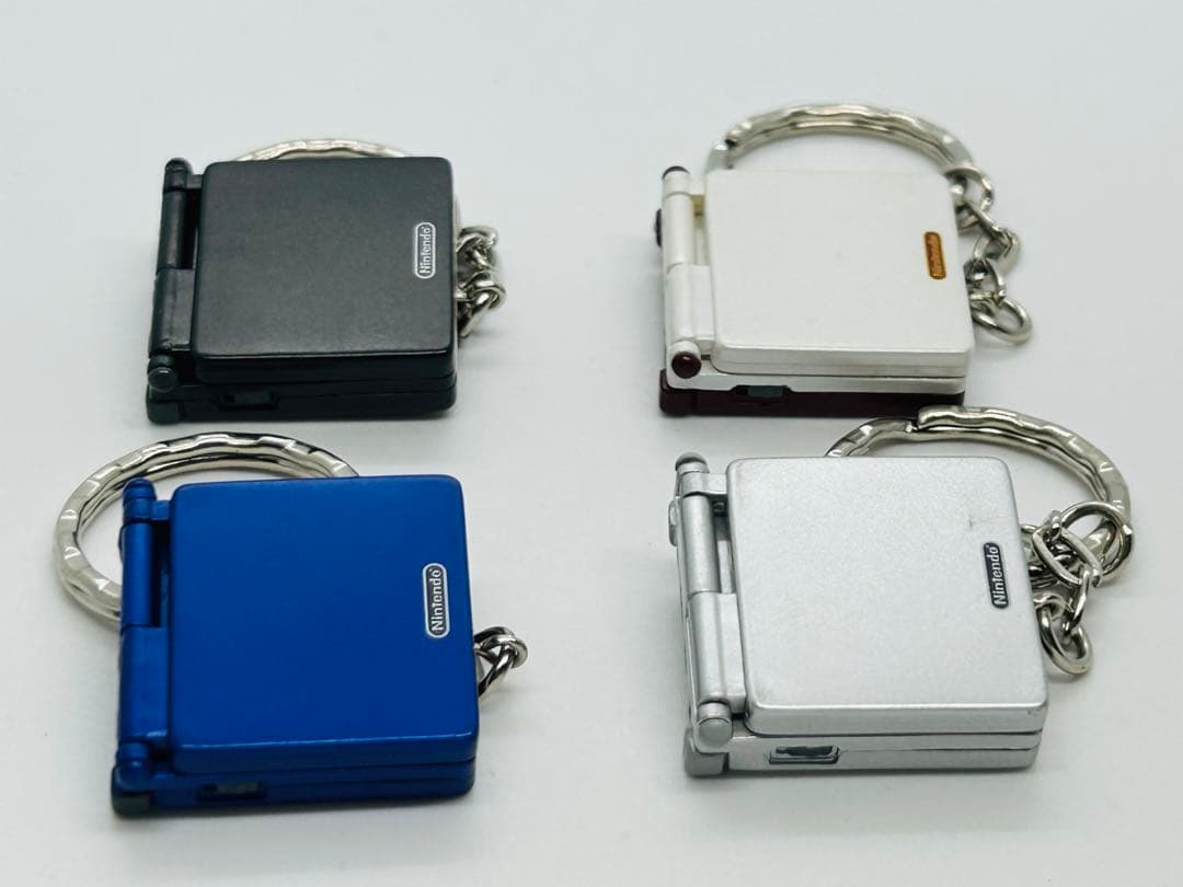 n*♪様 ゲームボーイアドバンスSP 4個セット キーホルダー カセットイン タ
