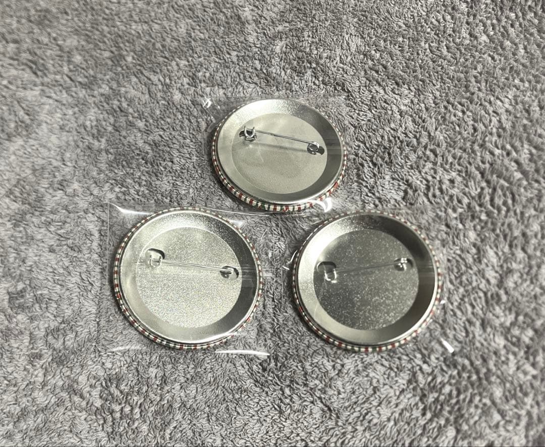 新品 鬼滅の刃 冨岡義勇 キメツ学園 クリスマス 缶バッジ 3点セット